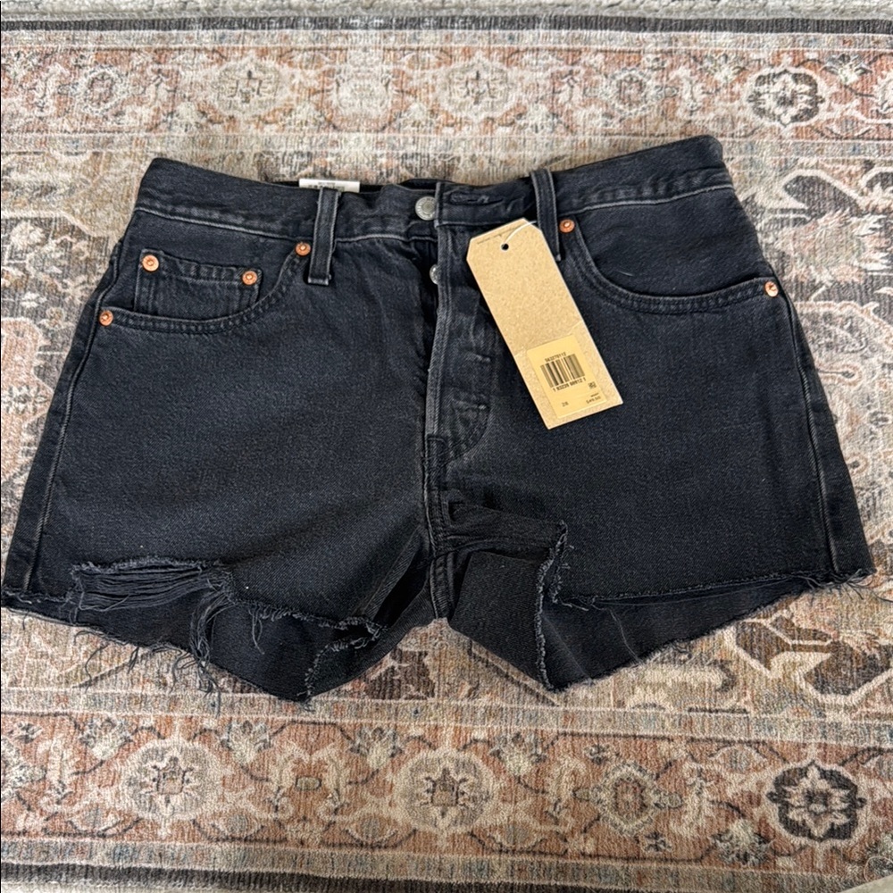 Levi's Black Jean Shorts High-Waisted Fitted Design